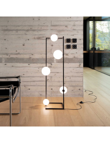 Stāvlampa Angolo pt5 melna