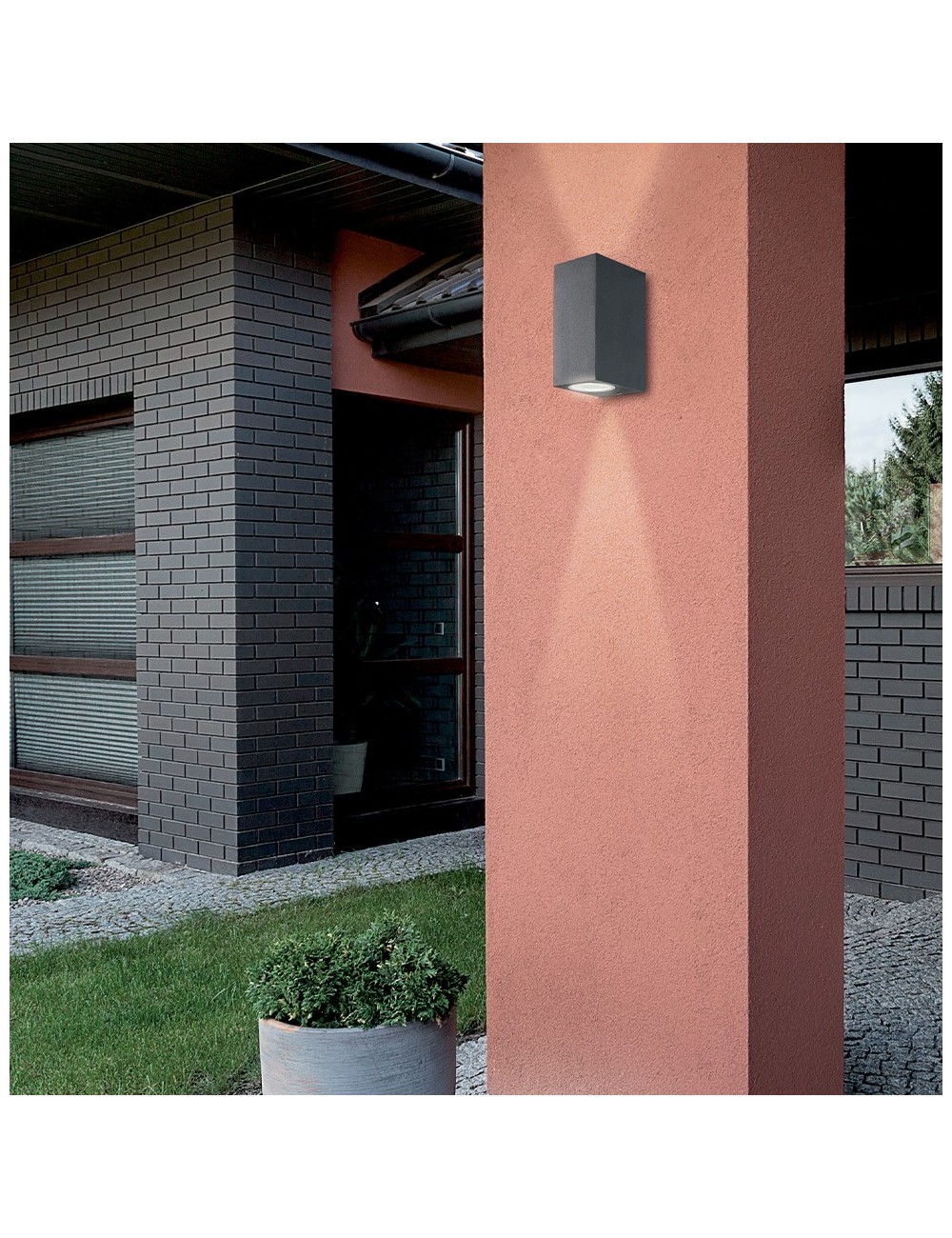 Fasādes lampa Tilos IP54